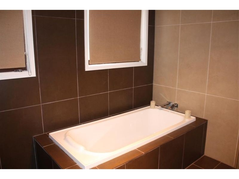 6 Kingston Pl, Abbotsbury NSW 2176