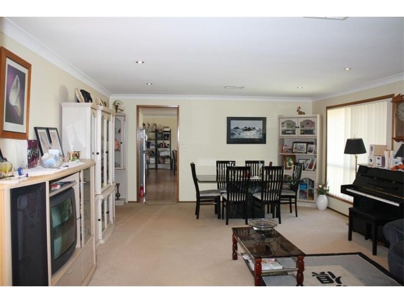 50 Lyndhurst Court, Wattle Grove NSW 2173