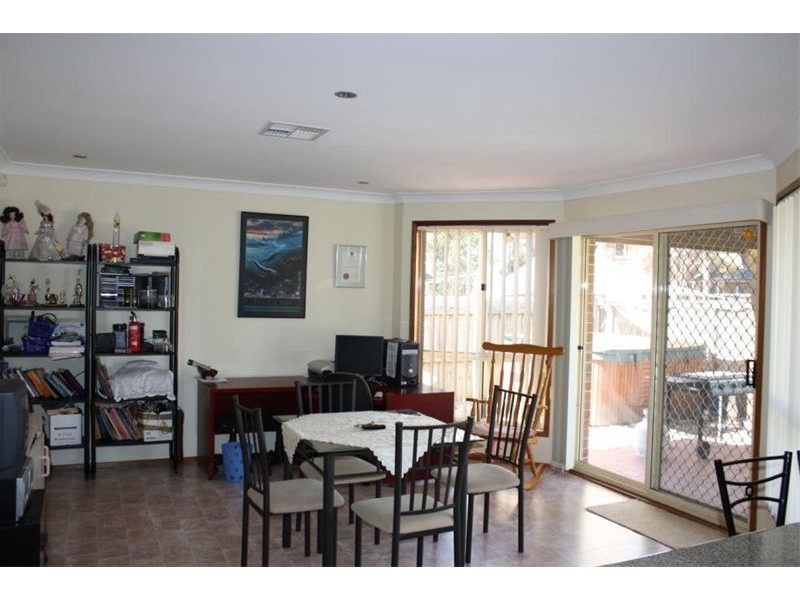 50 Lyndhurst Court, Wattle Grove NSW 2173