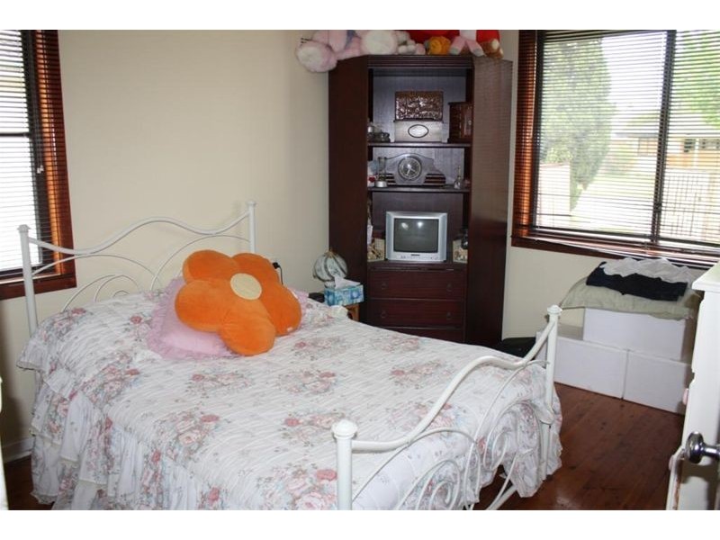 9  Bardia Pde, Holsworthy NSW 2173