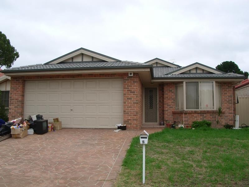 5 Mariala Court, Holsworthy NSW 2173