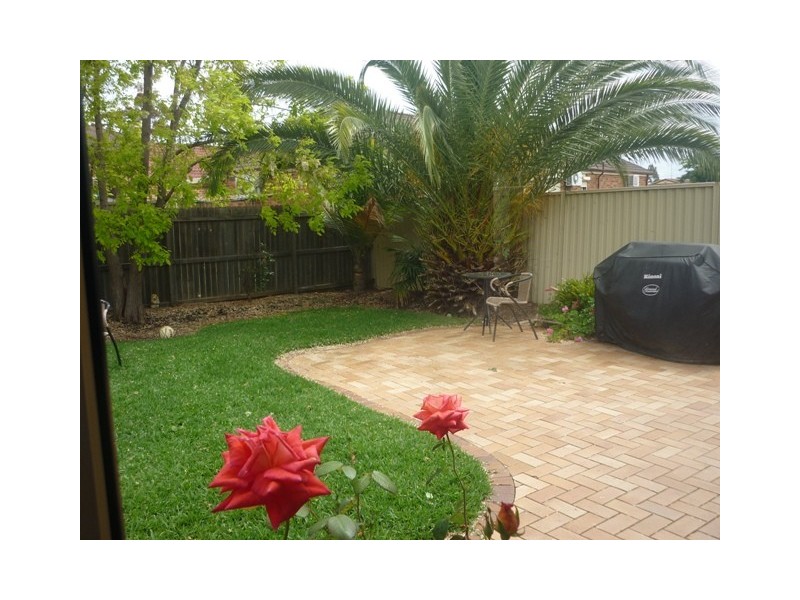 19 Bridges Ave, Wattle Grove NSW 2173