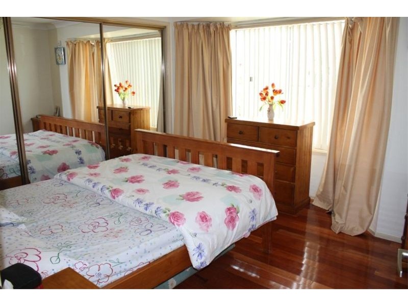 7 Balala Crt, Wattle Grove NSW 2173