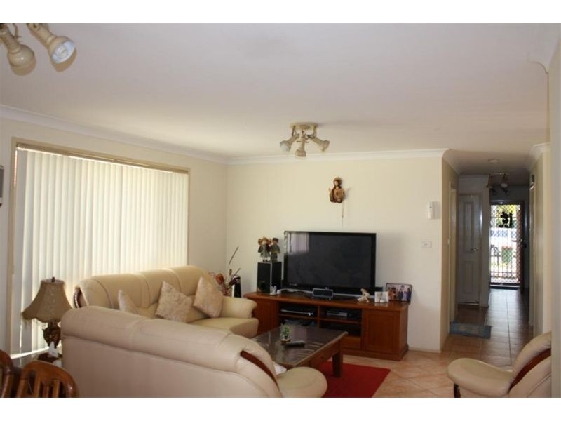 7 Balala Crt, Wattle Grove NSW 2173