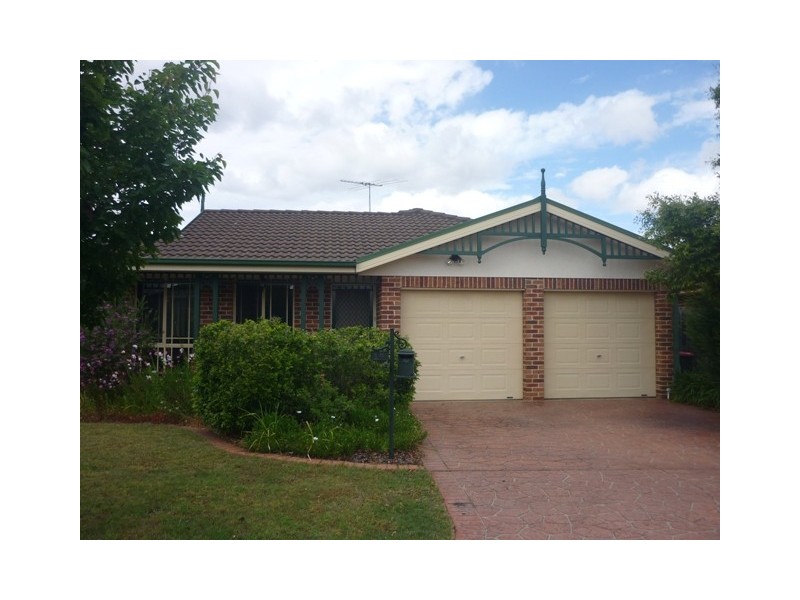 18 Exford Crt, Wattle Grove NSW 2173