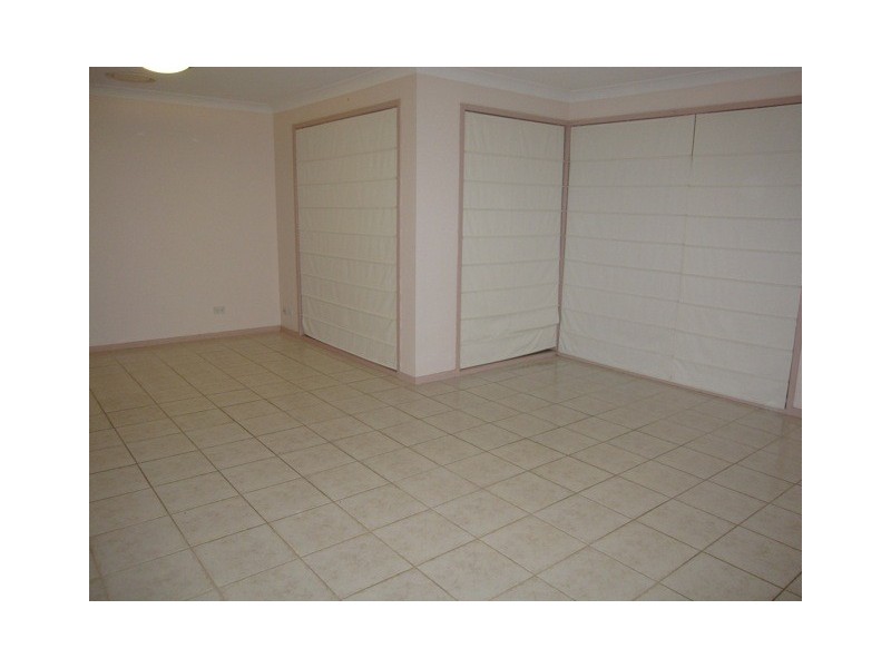 12  Bundarra Crt, Wattle Grove NSW 2173