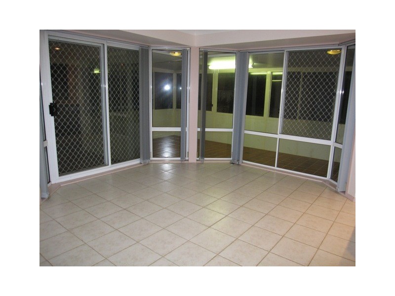 12  Bundarra Crt, Wattle Grove NSW 2173