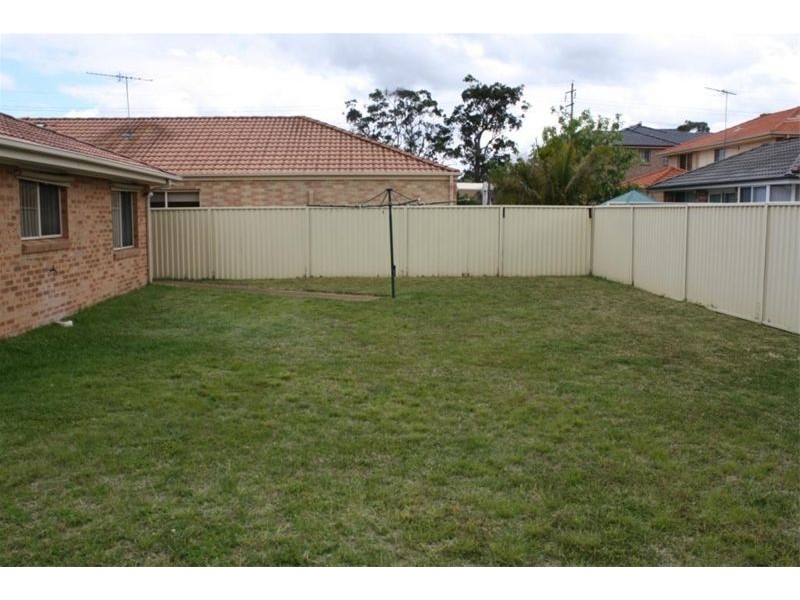 11 Namoi Crt, Wattle Grove NSW 2173