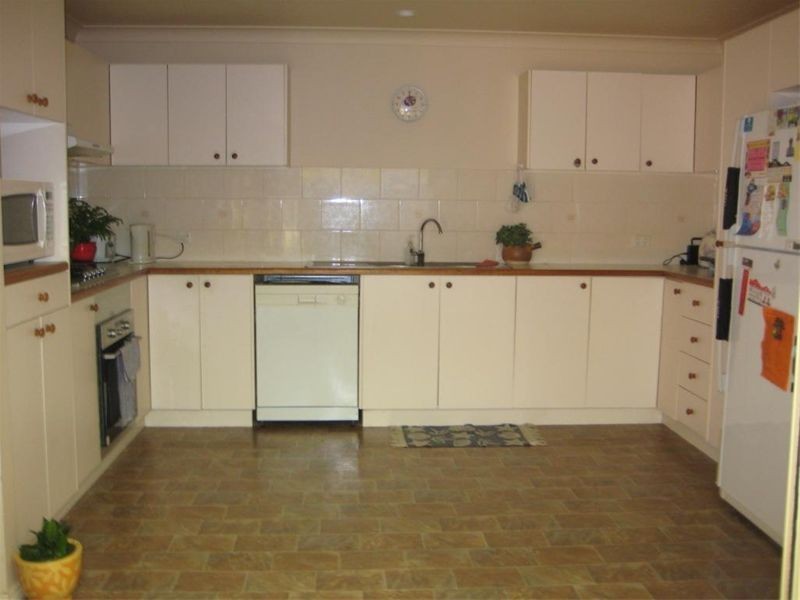 37 Woburn Abbey Court, Wattle Grove NSW 2173