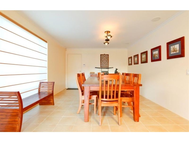 24  Valleyfield Crt, Wattle Grove NSW 2173
