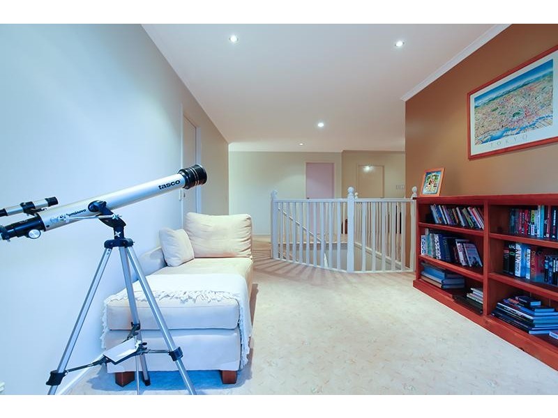 24  Valleyfield Crt, Wattle Grove NSW 2173