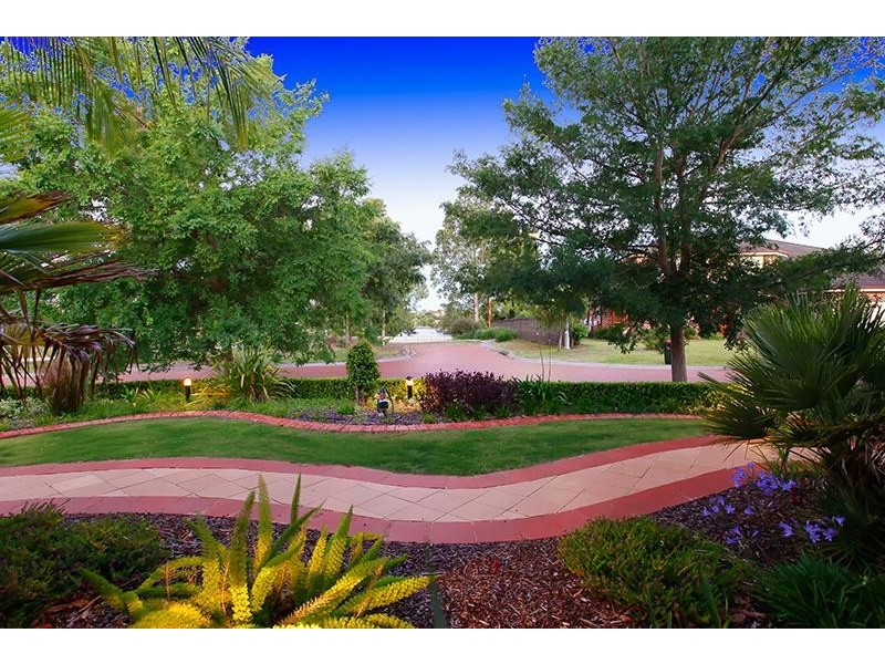 24  Valleyfield Crt, Wattle Grove NSW 2173
