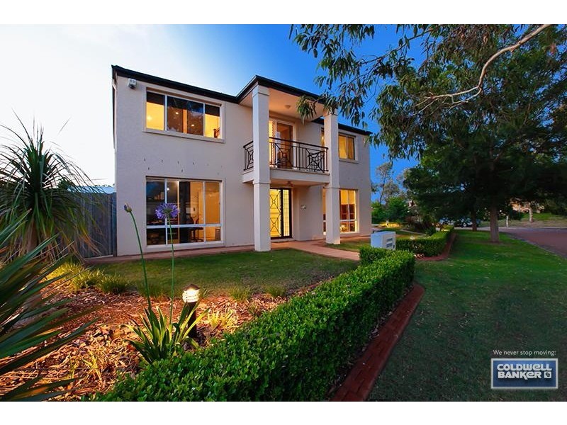 24  Valleyfield Crt, Wattle Grove NSW 2173