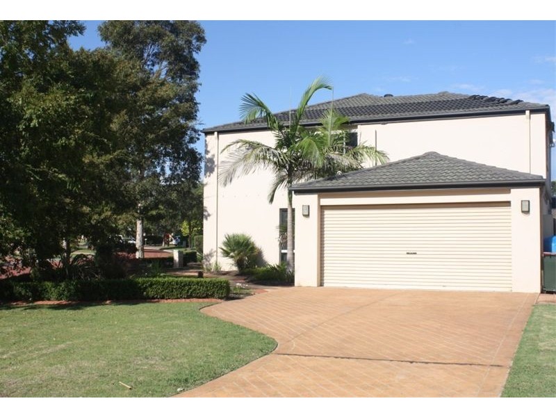 24  Valleyfield Crt, Wattle Grove NSW 2173