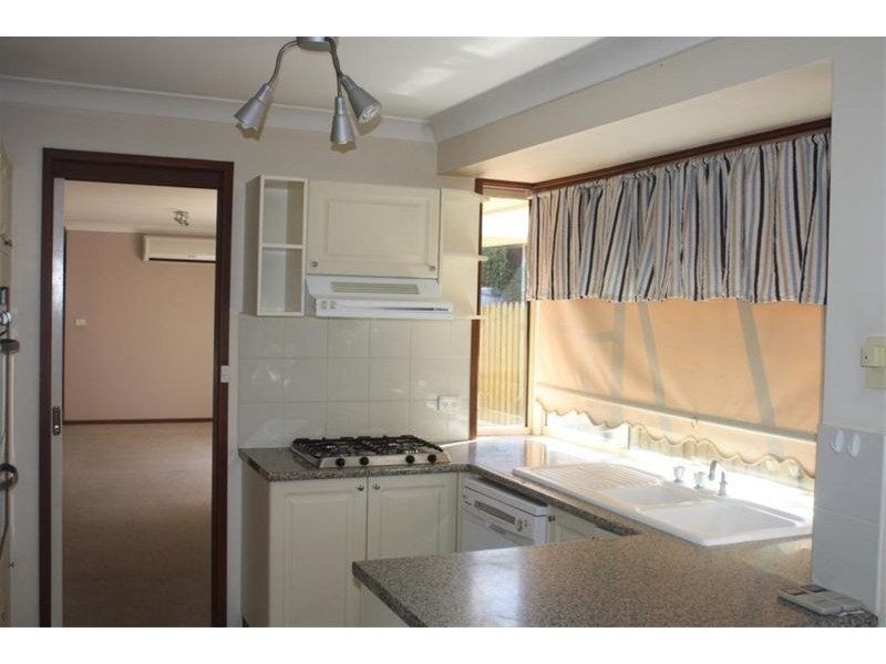 12 Oldbury Crt, Wattle Grove NSW 2173