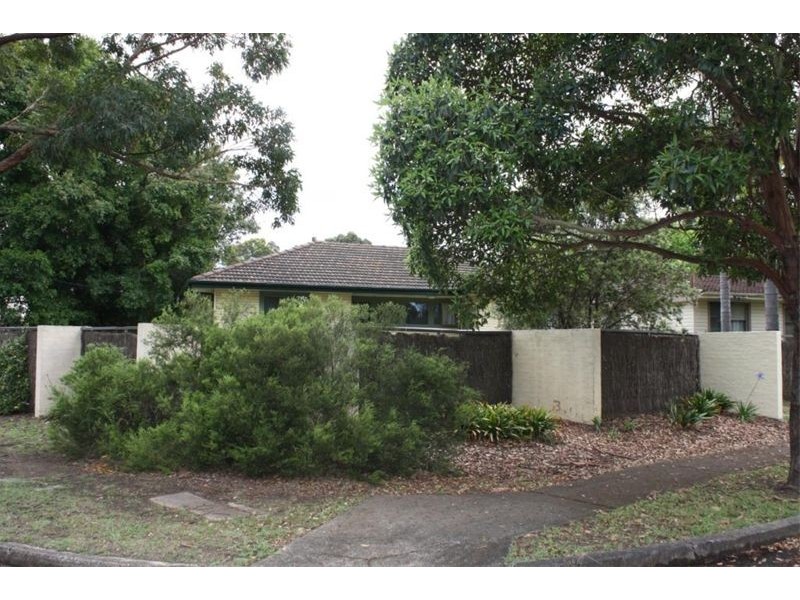 6 Brallos Avenue, Holsworthy NSW 2173