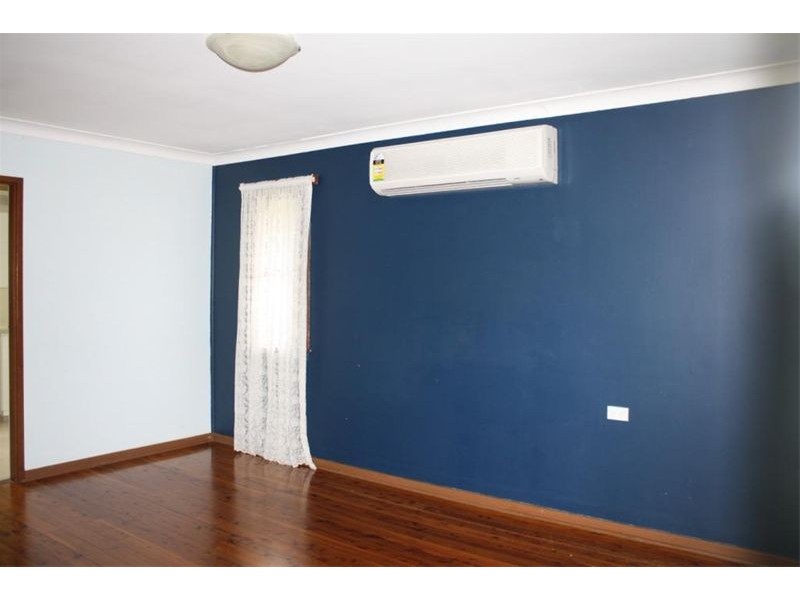 6 Brallos Avenue, Holsworthy NSW 2173