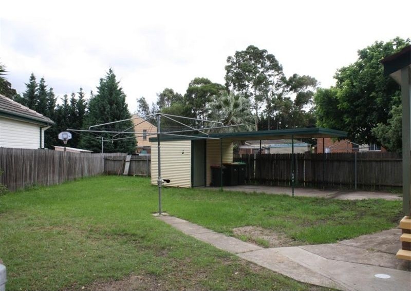 6 Brallos Avenue, Holsworthy NSW 2173