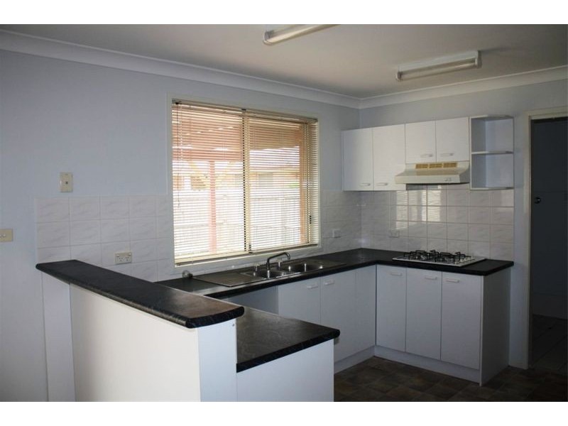 20 Wombeyan Crt, Wattle Grove NSW 2173