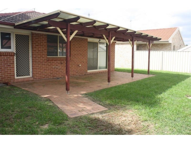 20 Wombeyan Crt, Wattle Grove NSW 2173