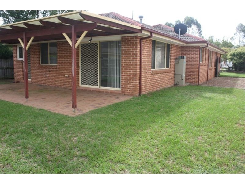 20 Wombeyan Crt, Wattle Grove NSW 2173