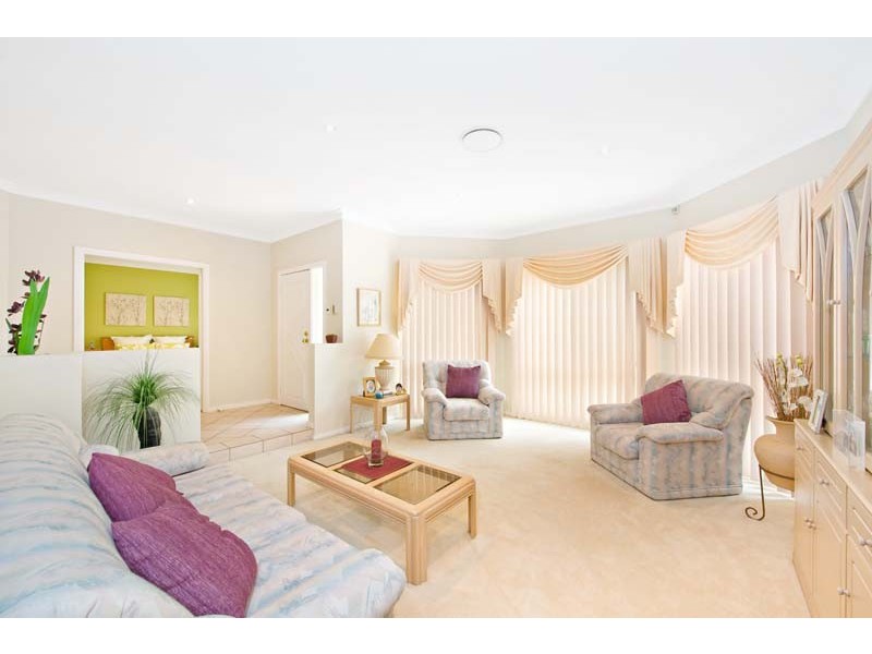 16 Woodlake Crt, Wattle Grove NSW 2173
