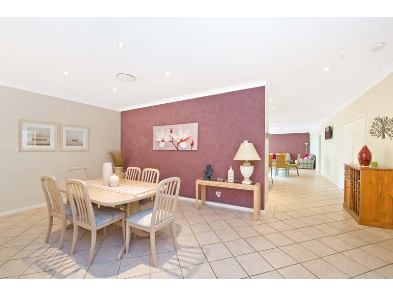16 Woodlake Crt, Wattle Grove NSW 2173