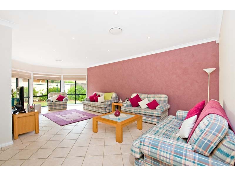 16 Woodlake Crt, Wattle Grove NSW 2173