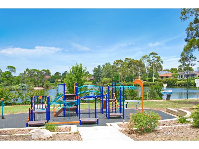 16 Woodlake Crt, Wattle Grove NSW 2173