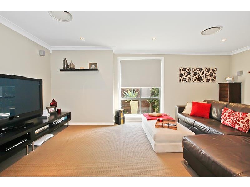 14  Beddington Crt, Wattle Grove NSW 2173