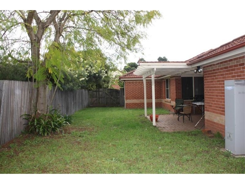 5 Elata Crt, Wattle Grove NSW 2173