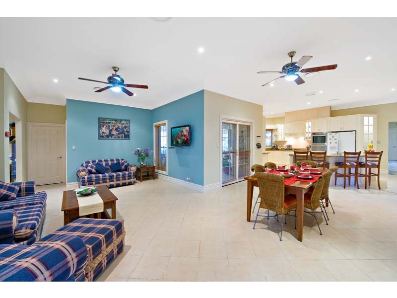 1  Bakeri Crt, Voyager Point NSW 2172
