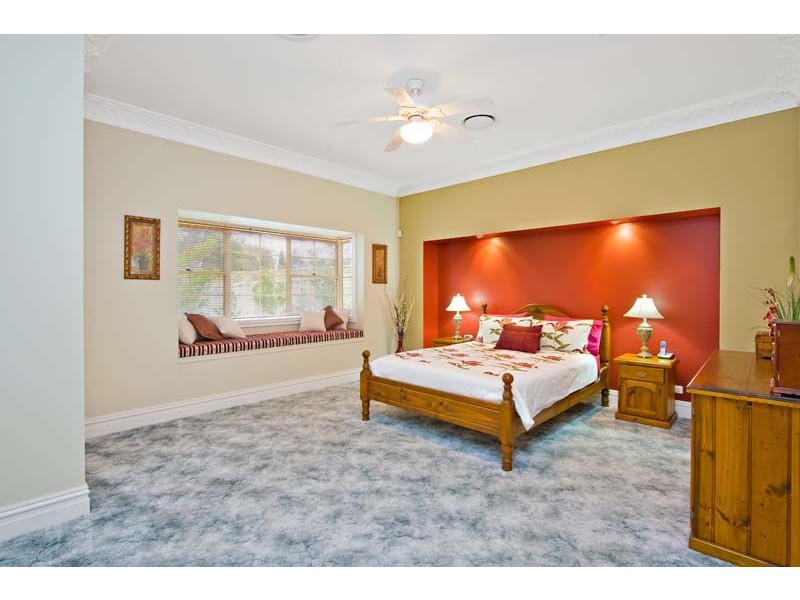 1  Bakeri Crt, Voyager Point NSW 2172