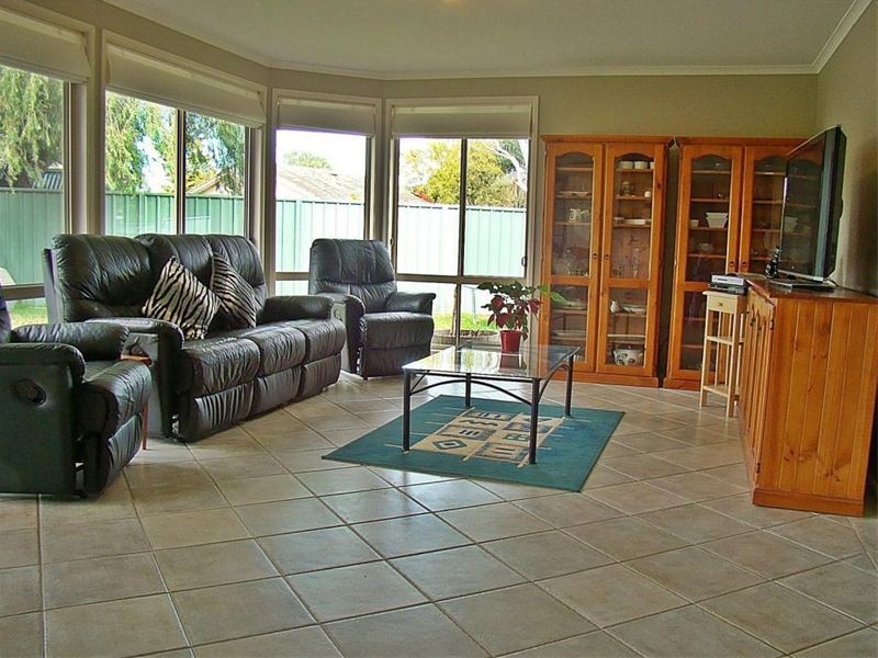 8 Aitape Place, Holsworthy NSW 2173