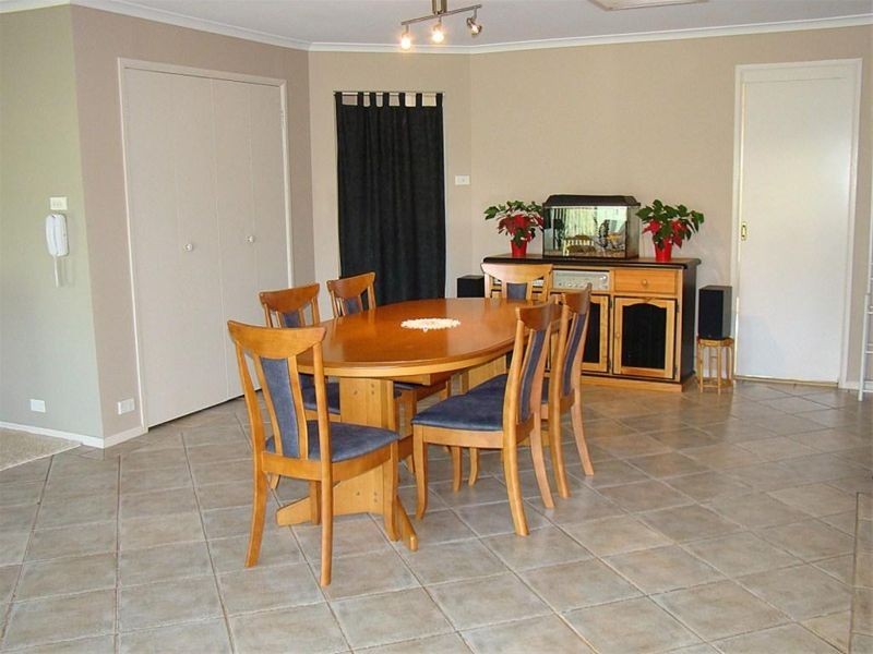8 Aitape Place, Holsworthy NSW 2173