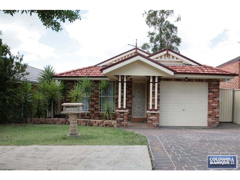 5 Tusculum Court, Wattle Grove NSW 2173