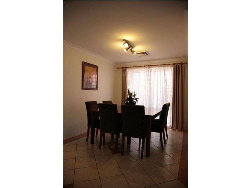 5 Tusculum Court, Wattle Grove NSW 2173