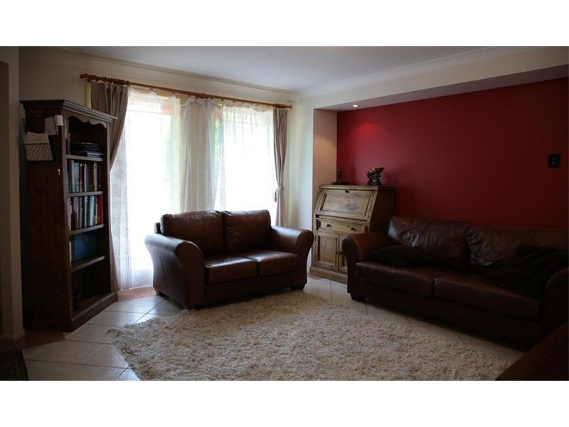 5 Tusculum Court, Wattle Grove NSW 2173