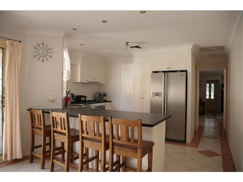 5 Tusculum Court, Wattle Grove NSW 2173