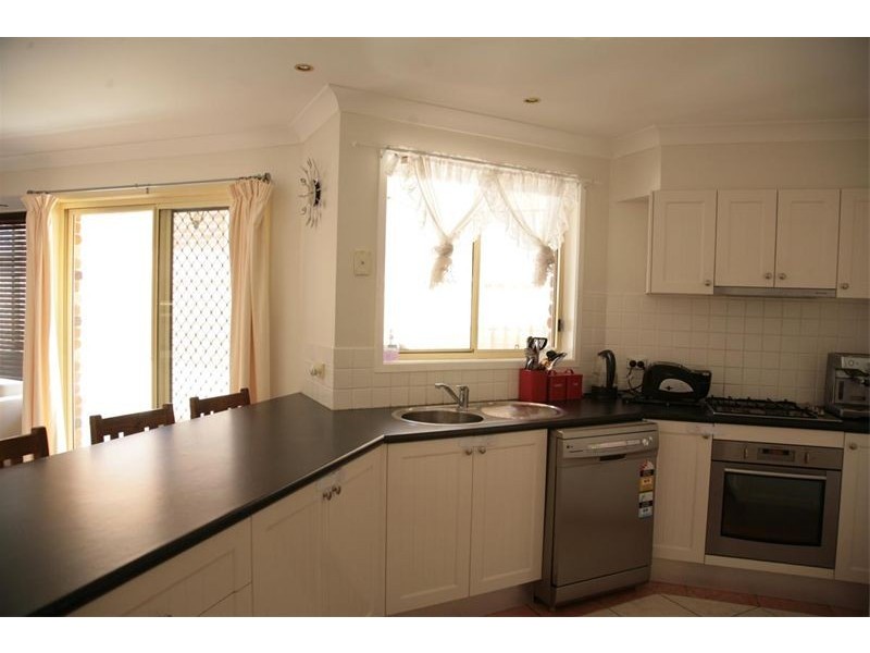 5 Tusculum Court, Wattle Grove NSW 2173