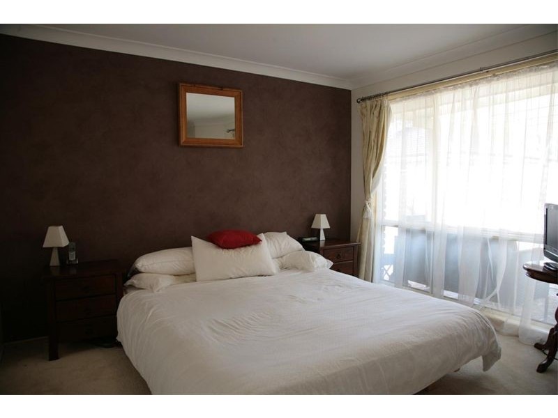 5 Tusculum Court, Wattle Grove NSW 2173