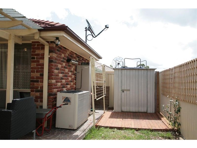 5 Tusculum Court, Wattle Grove NSW 2173