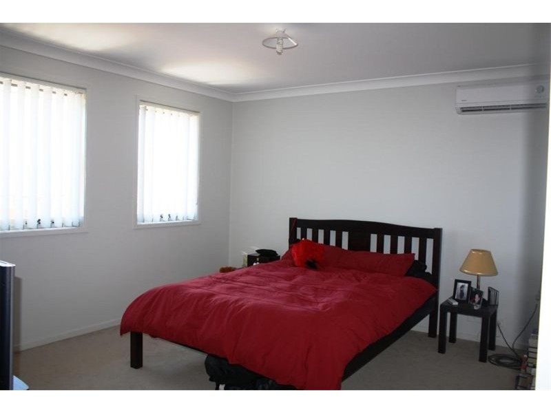 2/2 Parkwood Rd, Holsworthy NSW 2173
