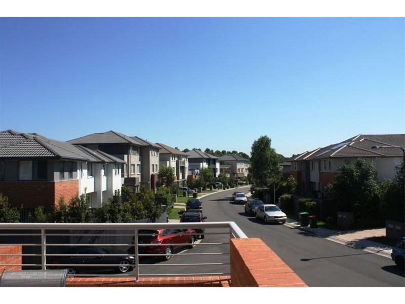 2/2 Parkwood Rd, Holsworthy NSW 2173