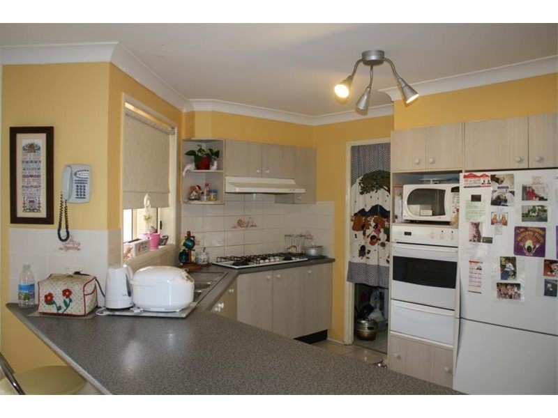 10 Mallee Court, Wattle Grove NSW 2173