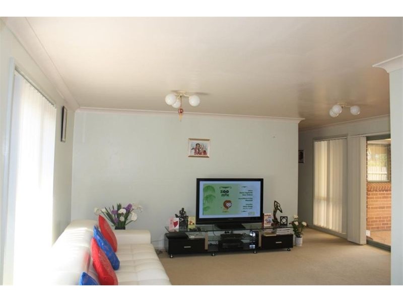 9  Ancura Crt, Wattle Grove NSW 2173