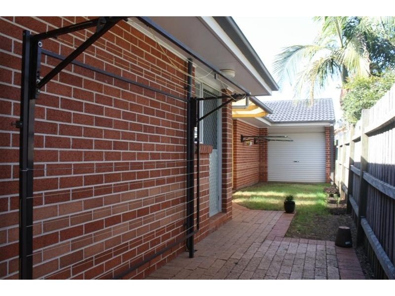 9  Ancura Crt, Wattle Grove NSW 2173