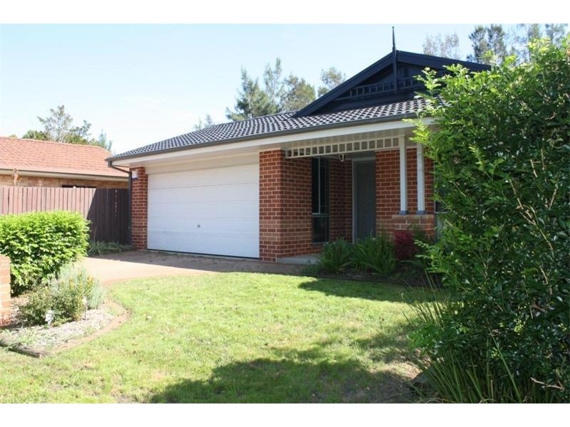 9  Ancura Crt, Wattle Grove NSW 2173
