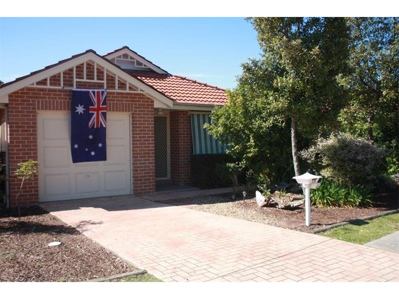 19 Bungonia Crt, Wattle Grove NSW 2173