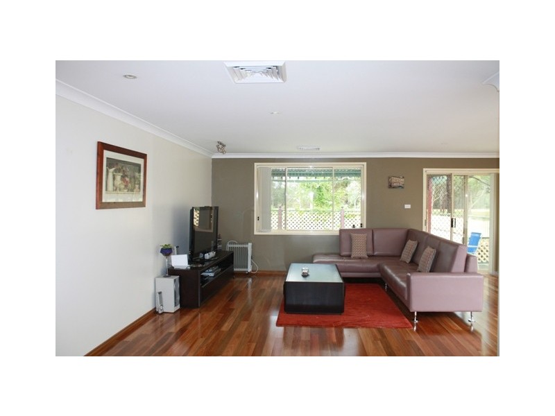 21  Sanctuary Place, Chipping Norton NSW 2170